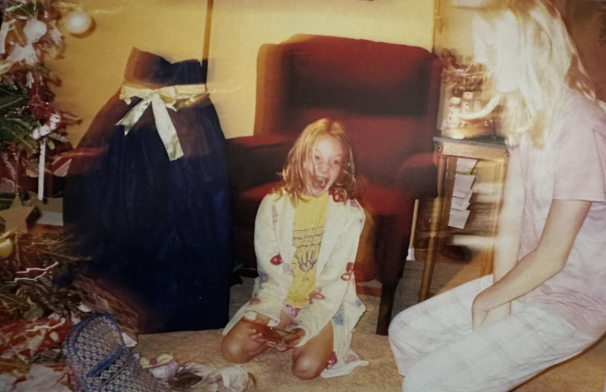 halliebree's tweet photo. My reaction of getting my Nintendo DS for Christmas (i used to play my gameboy color with a stick pretending it was a DS) https://t.co/L3nALUSsms