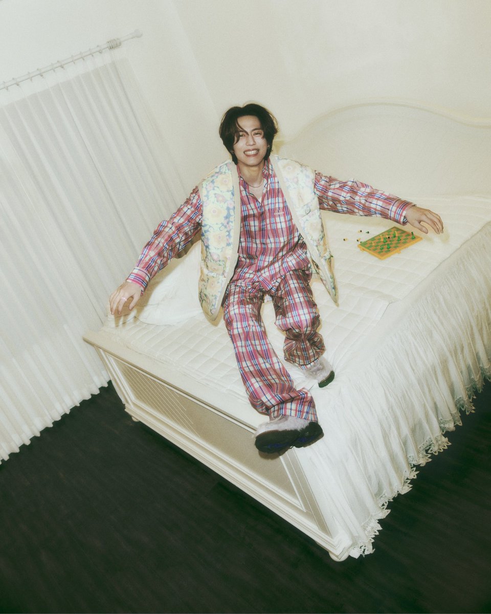[유겸 (YUGYEOM)]
🌸🌸🌼🌼🫶🫶🐥🐥
Concept Photo - GREEN(IGOT7) ver.
ㅤ
FIRST ALBUM [TRUST ME]
2024. 2. 21. WED. 6PM (KST)ㅤ
(Pre-Order Link in @aomgofficial bio)

<Track List>
1. LA SOL MI *
2. 빛이나 (Feat. SUMIN)
3. Be Alright (Feat. punchnello)
4. 1분만 *
5. Steppin
6. 나의
