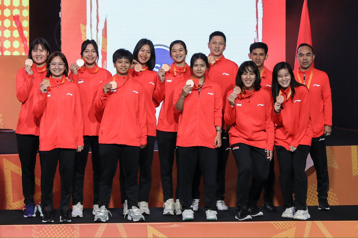 🥉🇮🇩 SEMIFINALIST 🇮🇩🥉

Tim beregu putri Indonesia tampil sebagai semifinalis ajang Badminton Asia Team Championships 2024, yang berlangsung di Selangor, Malaysia, 13-18 Februari 2024.

Selamat atas pencapaian tim beregu putri dan terima kasih atas perjuangan Skuad Indonesia di