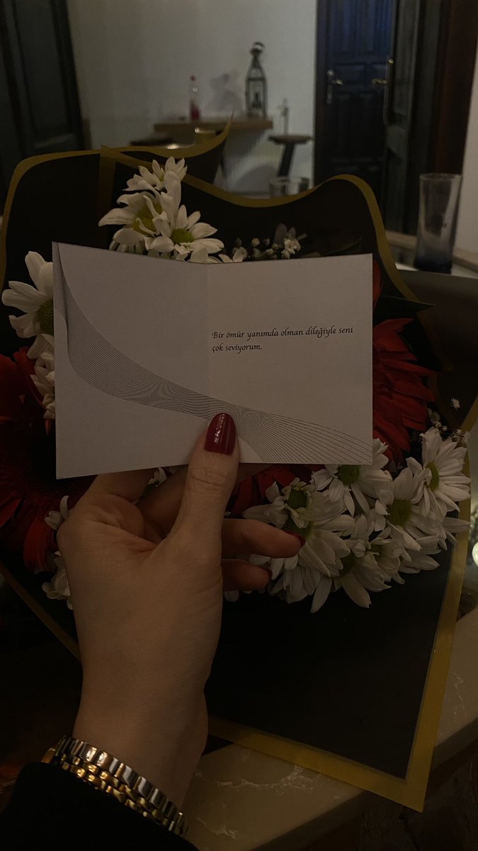 ulanakkus's tweet photo. I said yessss !! 🤍🧿💍 https://t.co/qZjMf3p2vE