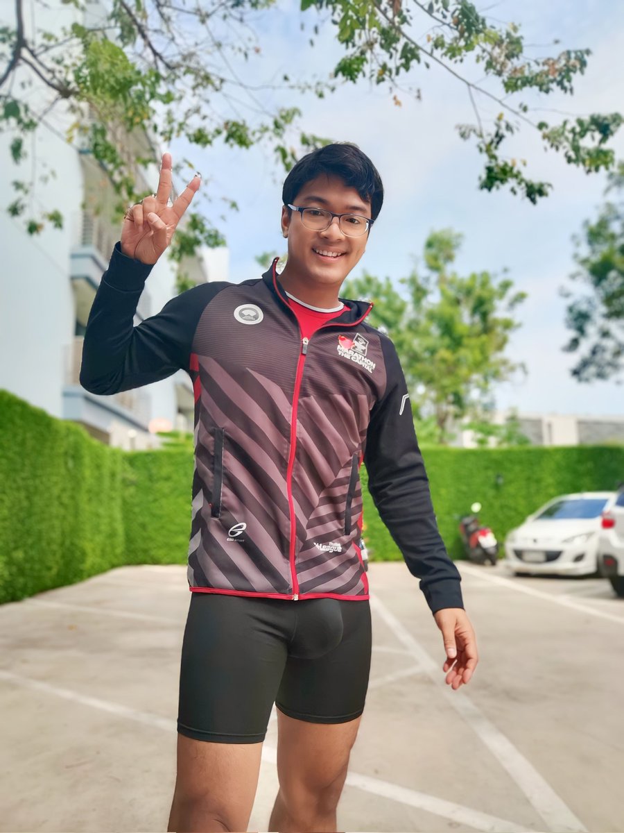 aquapatinth's tweet photo. สวัสดีวันอาทิตย์ คลาสโยคะบ่ายสาม ออกจากหอบ่ายสองยี่สิบ จะสายป่ะ https://t.co/7P2PakTggS