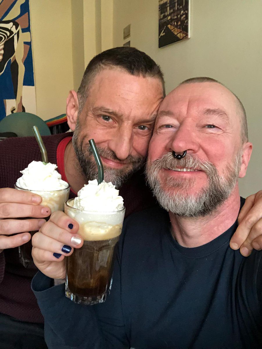 RealTadzioM's tweet photo. 1. Slainte ���
2. kollapsakzeptanz muss nicht depressiv machen. Vgl. uns #faggotsforfuture 🤩 https://t.co/ROZNlboerA