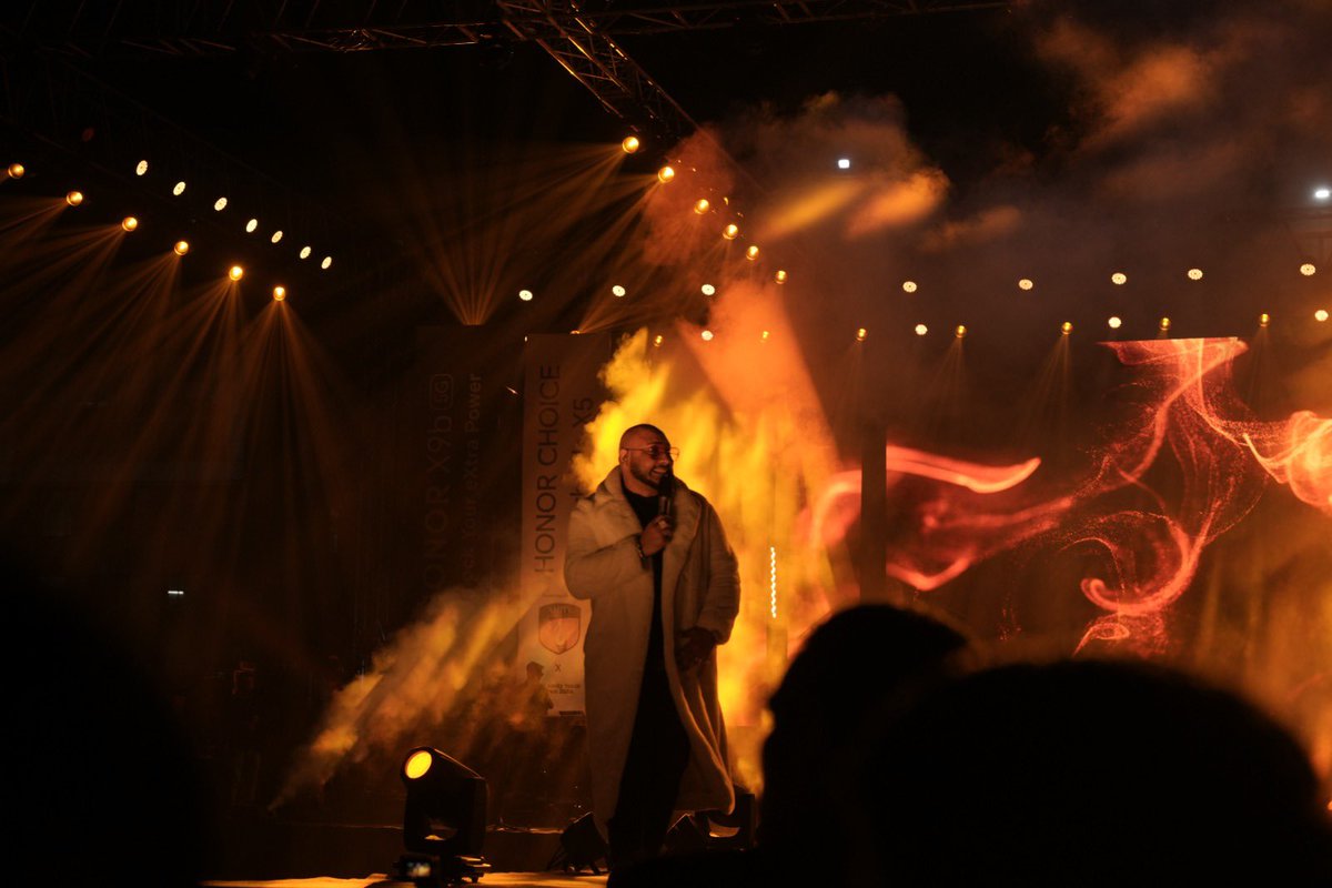 cp_khandelwal's tweet photo. Forever etched in our heart, this #HONORX9b BPraak concert was just epic! The excitement radiating from students, partners &amp; fans eyes for B Praak was simply infectious.

#GetTheExtra here: https://t.co/vI8hZ7L2QK

#UnlockYourExtraPower https://t.co/BCgfWuzzBA