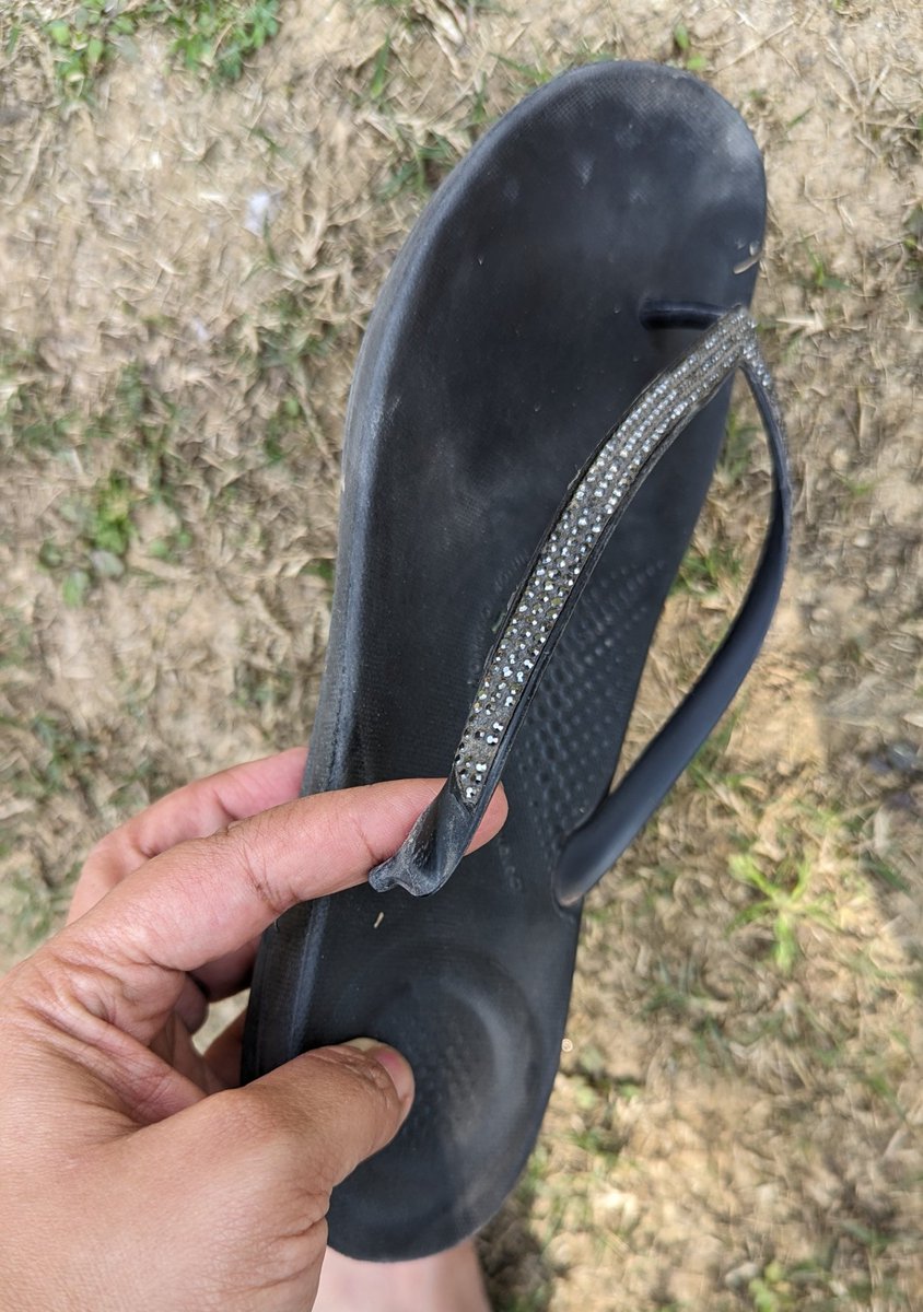 Super disappointed with <a href="/MochiShoesIN/">Mochi Shoes</a>. I bought #FitFlop slippers for 3999/- (not kidding) coz Mochi showroom of Ambiance Vasant Kunj claimed it to be no. 1 worldwide and this is the condition after 1 year of use. Never gonna trust this brand ever again. 
#disappointed