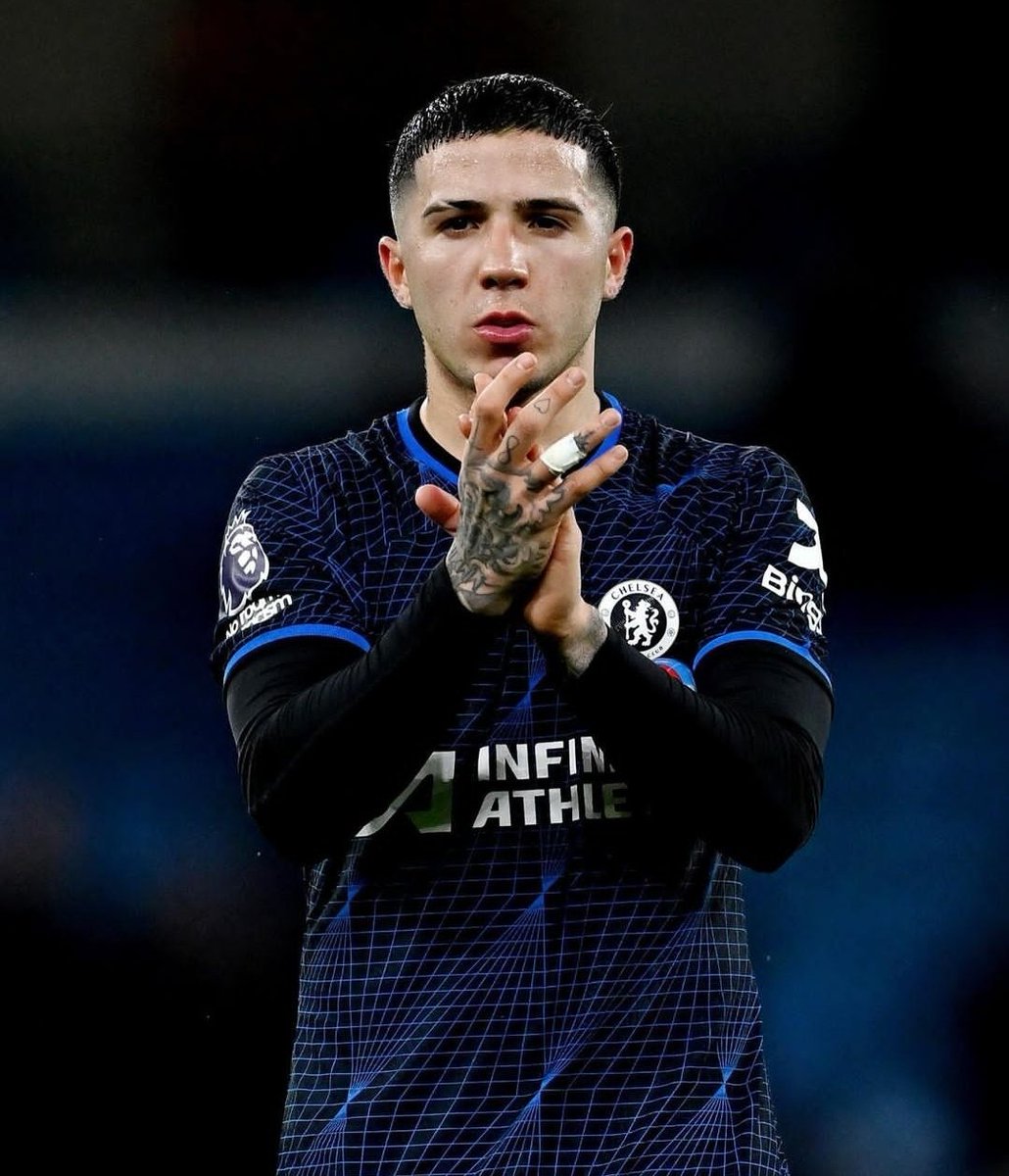 Blue_Footy's tweet photo. Enzo's coverage was really impressive against City. He covers a lot ground so casually. His ball retention was also massive for the team. I think he's beginning to understand how vital it is to play close to Caicedo. 

Another big performance, tactically. https://t.co/u4h2LlWsfC