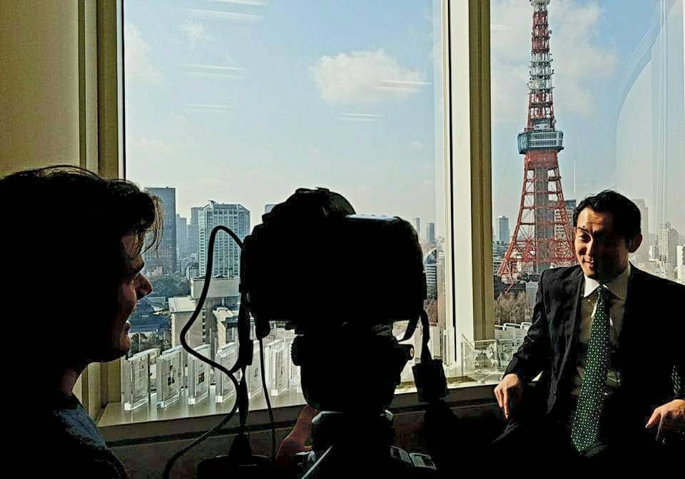 FIXERSJAPAN's tweet photo. Filming interview in Tokyo for Norwegian newspaper.
#fixersjapan #filminginjapan #bilingualcrew #news #media #filmingproject #filminjapan #translator https://t.co/ALW0brLMBm