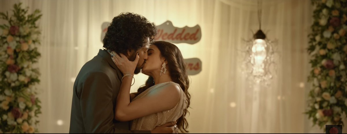 Ganeshen5's tweet photo. #Bubblegum was a solid rags &amp; riches love story. Ravikanth Perapu created this weird lucid trip with his writing. It’s all over the place, kind of like actually stepping on a piece of bubblegum and it worked weirdly well for me for the most part. Roshan &amp; Manasa are fantastic!! https://t.co/HOgeBsjQxj