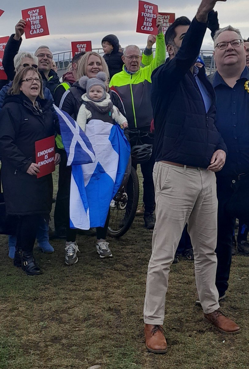 jodieann09's tweet photo. Great to see @HumzaYousaf out in Lossie yesterday 💛
Lets show Douglas Ross and his Tories the red card ♦️
#voteSNP #ScottishIndependence2024 https://t.co/vxLCHNBRRp