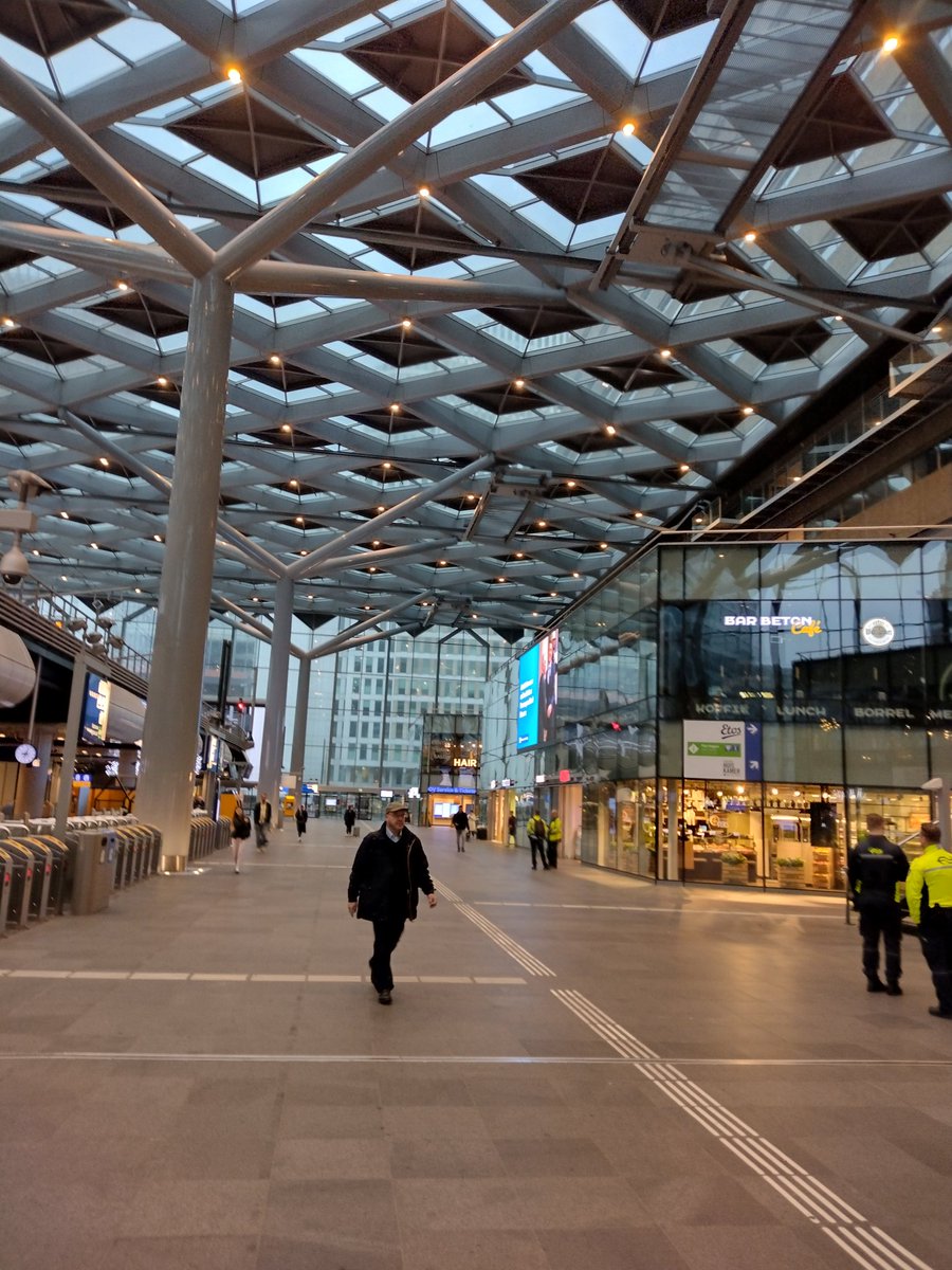 calumyoung1's tweet photo. So I'm off from the Netherlands to Japan for two weeks, and I promised @beckymontacute photos of 'urbanism', so aping her usual transport threads, we start with a tram to Den Haag Centraal! https://t.co/j3l2pJR2o9
