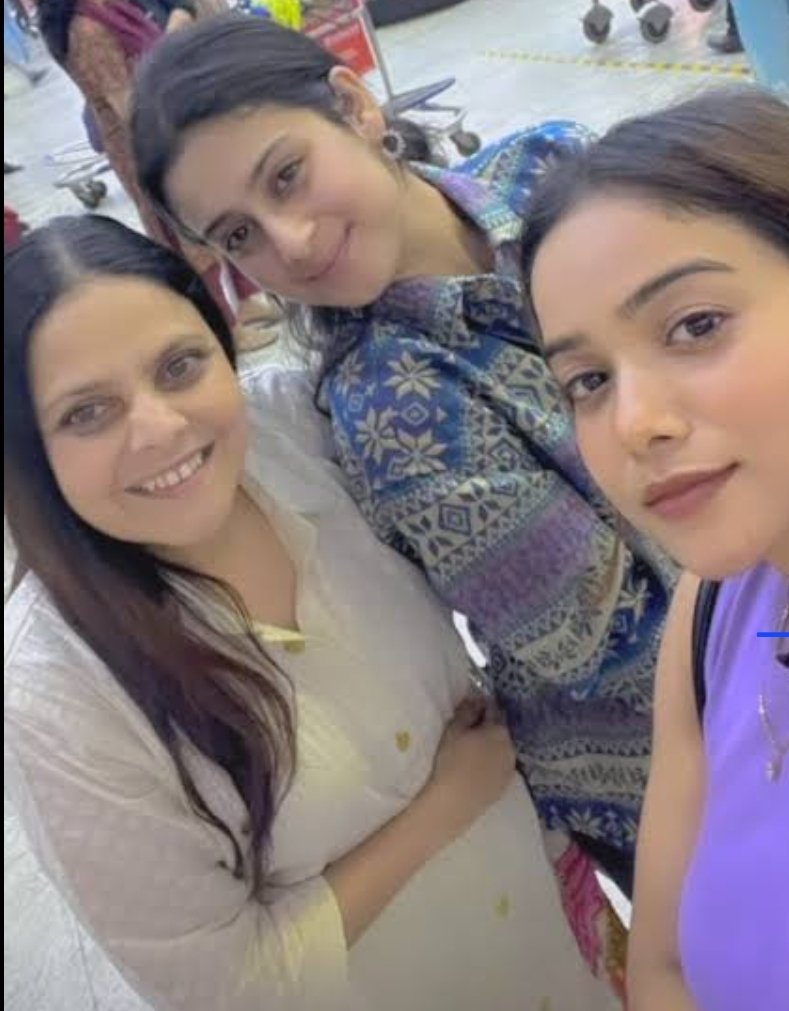 TeamIshaAdmire's tweet photo. She deserves to win, not only bcz she is good dancer but also as an entertainer, she gives everything in the show, time doesn't matter...only impact matters at the end.
@ItsManishaRani

JHALAK TROPHY AWAITS MANISHA

#ManishaRani #ManishaRanilnJDJ11 #IshaMalviya #IshaHolics https://t.co/pM9TRCN7B3