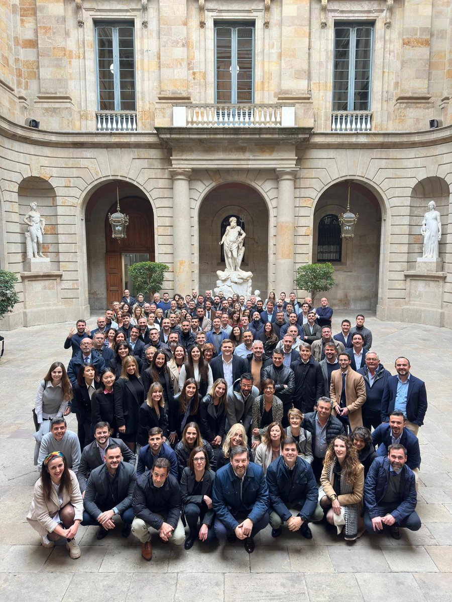1a convenció de Vilaviniteca del 2024 amb un extraordinari tast de vins de Borgonya:
1️⃣ LES TERRES DE PHILÉANDRE
2️⃣ JOSEPH DROUHIN
3️⃣ LOUIS JADOT
4️⃣ DOMAINE D'EUGÉNIE
5️⃣ FRANÇOIS MIKULSKI
6️⃣ BILLAUD-SIMON 
7️⃣ DOMAINE J.A. FERRET
8️⃣ FRANÇOIS CARILLLON
9️⃣ CHANDON DE BRIAILLES