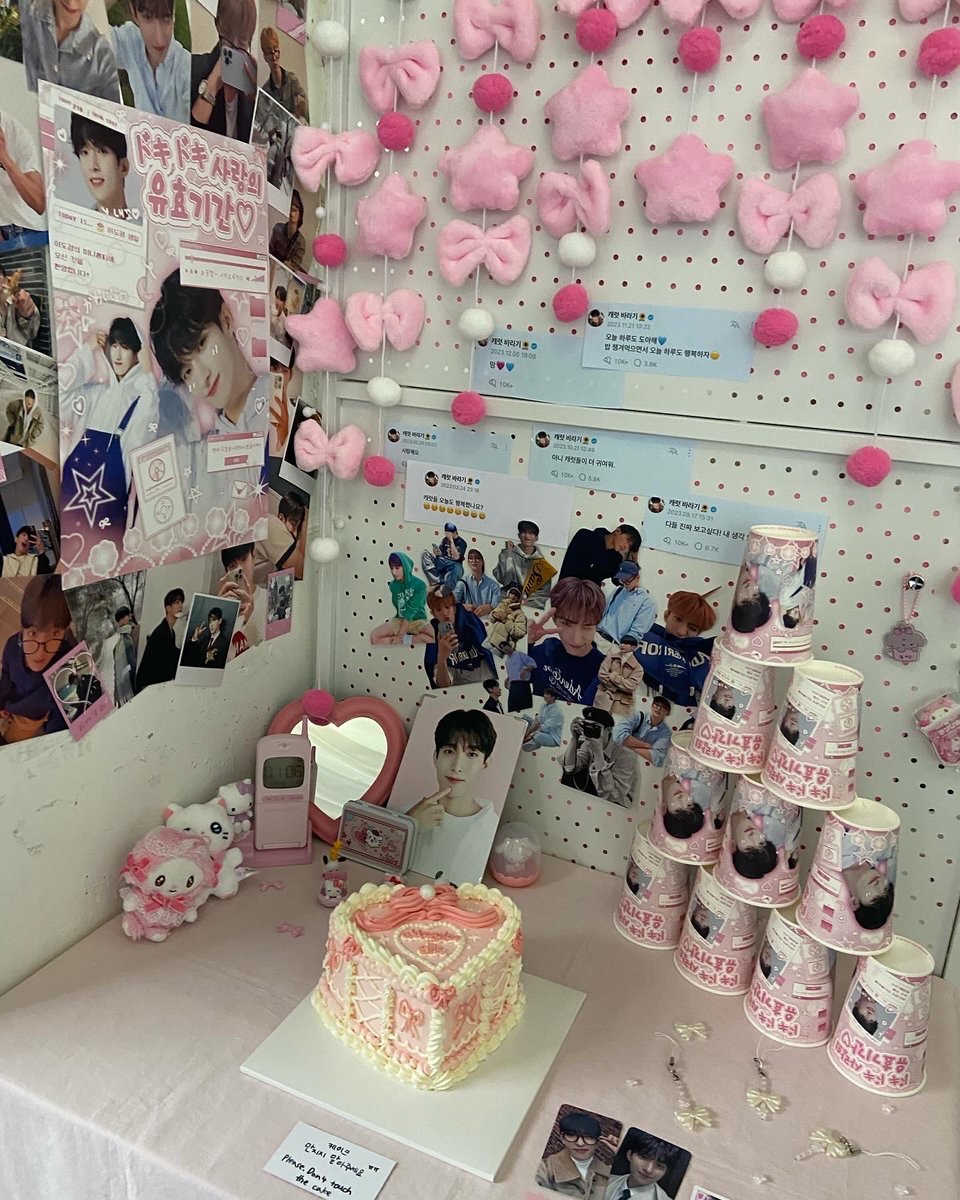 L1V3_1N_PAR1S's tweet photo. 완전..핑쿠핑쿠하고 예뻤던 카페..!
여기 특전엽서가 진짜진짜x218 예뻐요ㅠㅠ
카페도 완전 잘꾸며져있고..그냥 카페 완전 잘꾸며놓으심..금손..🙌🏻🙌🏻
아 여기도 줄섰는데 왜 많이 오시는지 알것같은..제일 맘에 든 곳..!
#Pinklenseffect
#900일뒤_더_도아할_차례 https://t.co/Kxixr06JVI