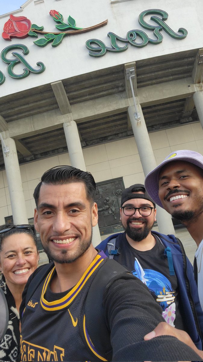 L8KER89's tweet photo. Day 2 @RoseBowlStadium @PokemonGoApp was lots of fun seeing the pogo world come together and catch'em all. Ended the day with only 16 shinies and hatched 1 hundo with the night ending with a SHLUNDO Palkia. @HMLondonPOGO @antball310    @LA323Him https://t.co/iy23gA8ZY7