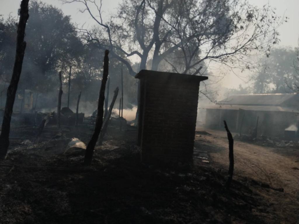 Zaygyi58144509's tweet image. #WarCrimesOfJunta 
Earlier today in two villages,#Budalin, #SagaingUnit.