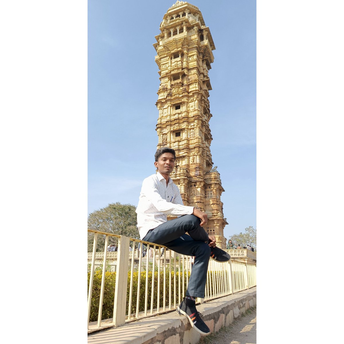 विकेश वाणिका tweet media