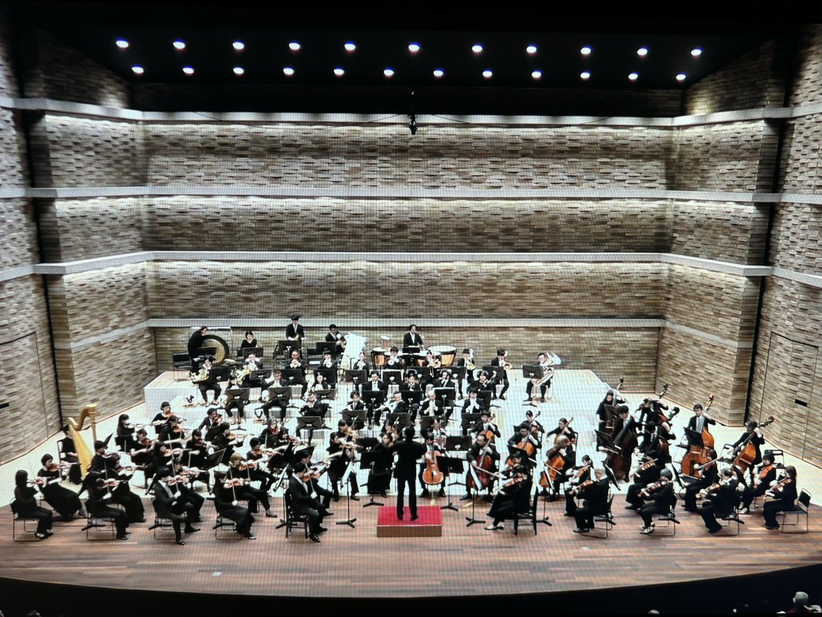 Osaka_phil's tweet photo. ㊗️満員御礼🎉

枚方市総合文化芸術センターでの「枚方公演」終演しました✨

角田鋼亮氏とお届けしたモーツァルトの「魔笛」序曲と「ジュ��ター」、チャイコフスキーの「白鳥の湖」という名曲プログラム、お楽しみいただけましたでしょうか？

ご来場いただきました皆さま、ありがとうございました！ https://t.co/78X9GGktYM