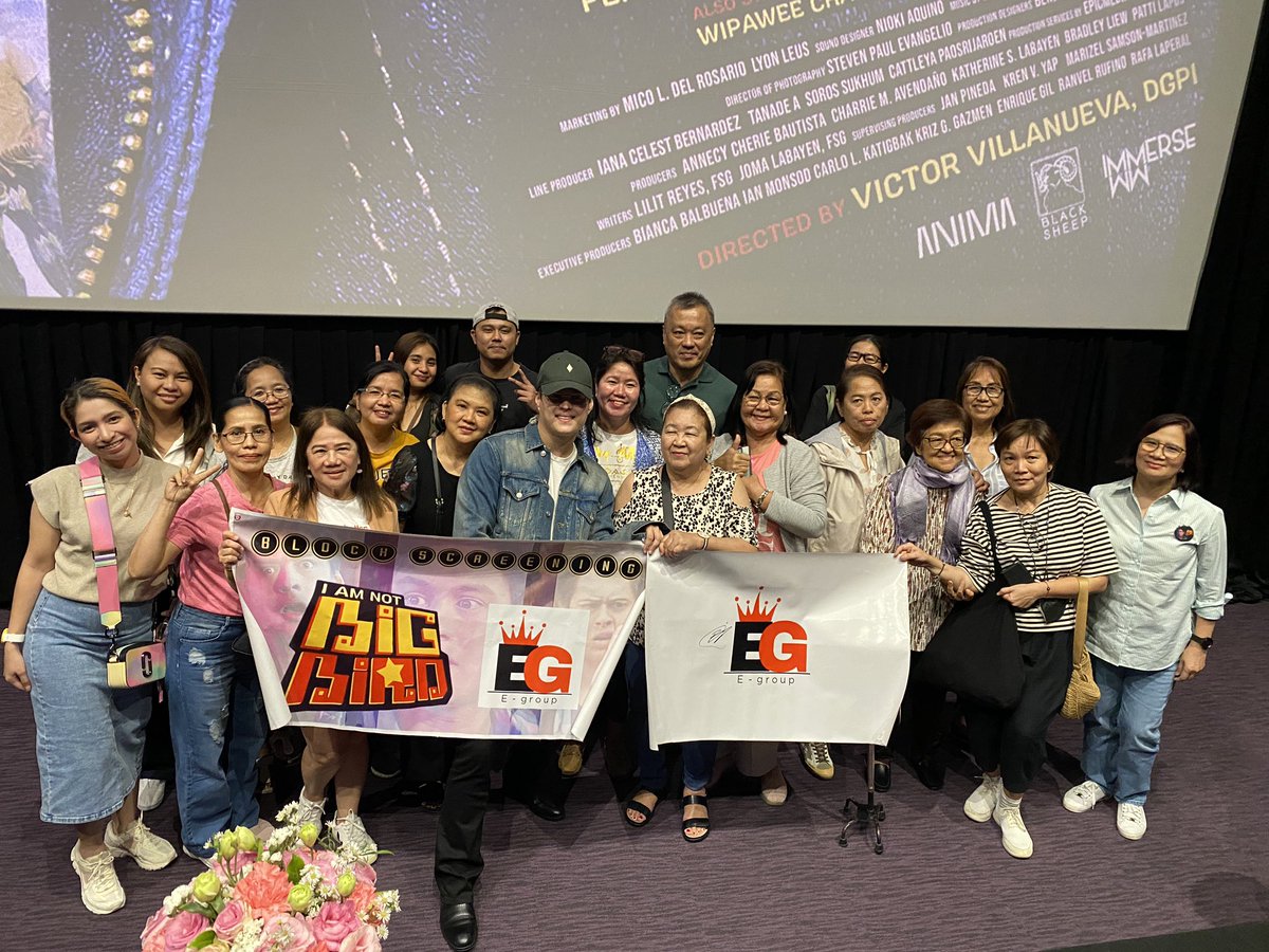 Black_SheepPH's tweet photo. Enrique Gil, Lilit Reyes, and Direk Mae Cruz Alviar at ‘I Am Not Big Bird’ block screening of E-Group 🐔💥

📍SM Aura

KINAYA NILA ANG BIG BIRD! 😝🍌 Kakayanin niyo kaya with your BIRDkada? Show us your #BigBirdEnergy this weekend! 😎

#IAmNotBigBird NOW SHOWING exclusively in cinemas nationwide!

⚠️ R-16 & UNCUT 👀