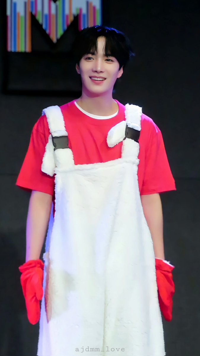 240217 김종현 '고백데이' 팬파티 Full
youtu.be/Ok640TUcPd8?si…

멍청하게 삼각대도 안 챙겨가고..
뽑기운 거지일꺼라 생각하여 가벼운 카메라로 가져가서 좋은 화질도 아니고
중간에 힘들어서 폰으로 찍다가 그랬지만
못가신 앤유들을 위해 공유해요!
거의 풀영상입니다.
#김종현 #KimJonghyeon