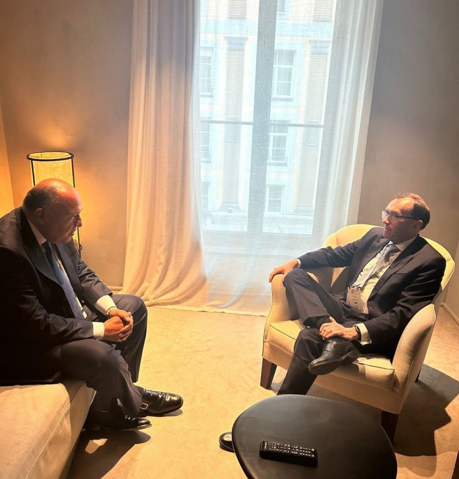 farag_nassar_'s tweet photo. هي وزارة الخارجية المصرية متكسفتش لما نزلت الصورة دي عندها ؟
وزير الخارجية المصري ووزير الخارجية النرويجي https://t.co/EsBQ8lyVhu
