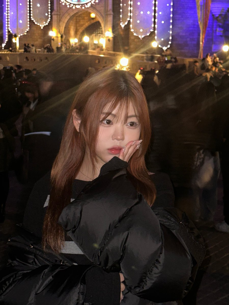 member_classy's tweet image. [#리원] 

🎡🖤🖤

#CLASSy #클라씨
#RIWON