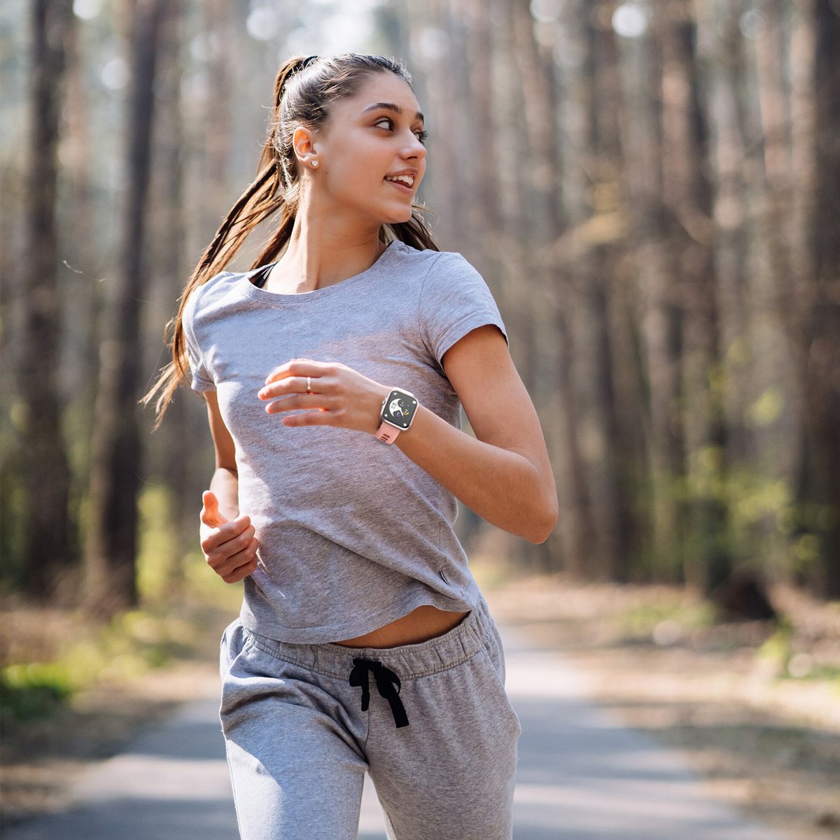 Anyloop_Store's tweet photo. Step up your running game with Anyloop, the perfect companion for all your fitness goals 🏃‍♀️⌚️ #Anyloop #Smartwatch #RunningCompanion #TrackYourRuns #AchieveYourGoals #HeartRateMonitoring https://t.co/kewJkZBmZ5