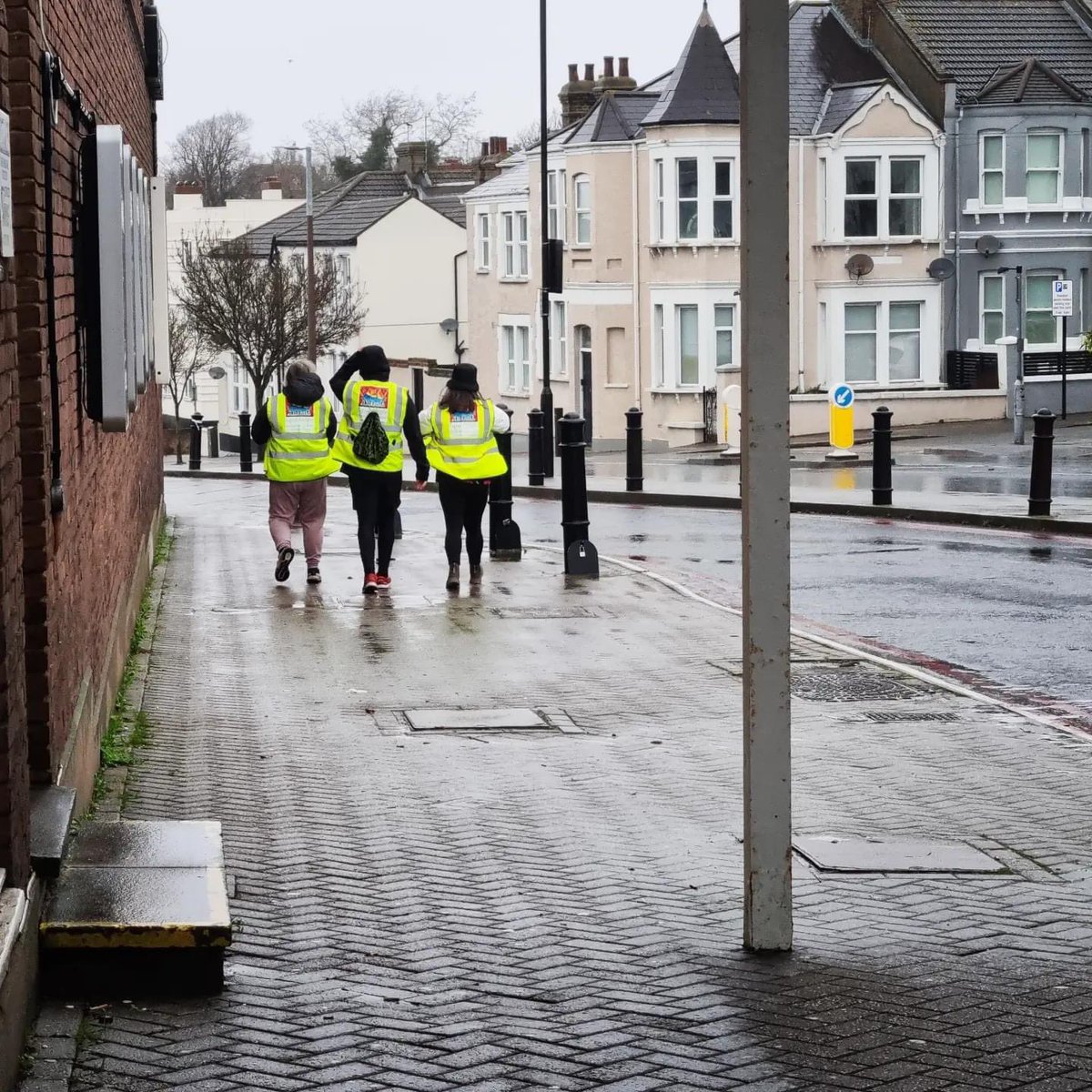 And they’re off 

justgiving.com/page/penni-bub…