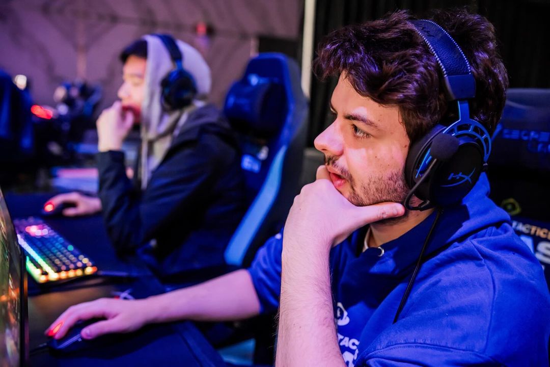 mecinc's tweet image. Vocês sabem quem está classificado para mais uma FINAL do #ProLegends? ELE MESMO! 

Hoje, a partir das 13:00h (BRT), estaremos na torcida pelo @techzztft nos confrontos decisivos da liga brasileira de Teamfight Tactics, e contamos com sua torcida. VAMO TECÃO!