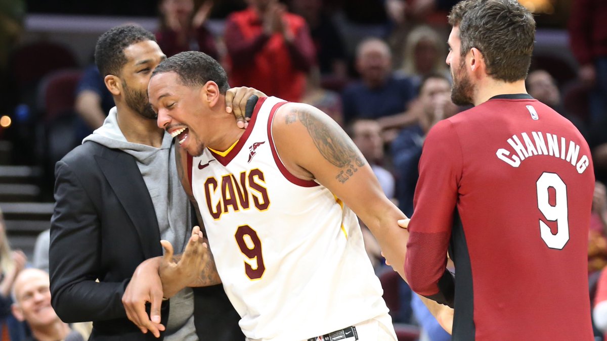 MrCleveland_216's tweet image. February 18, 2016: The Missing Piece🏀
Cavs get Channing Frye
1 of most underrated trades in Cavs history
#LetEmKnow get vet + fan fav for Andy Varajeo
On court 3-pt shooting aside, Frye invaluable off the court as glue that solidified team chemistry #Channing #Chemistry
🏀+🧪=🏆