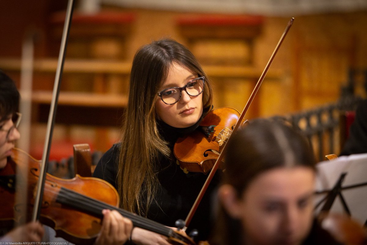 martaconejor's tweet photo. Joven Orquesta del Sur de España en mi Antequera con el concierto Pasión Cofrade, ¿qué más puedo pedir? 🤎 🎶 #Antequera https://t.co/QBQcbV9DVh