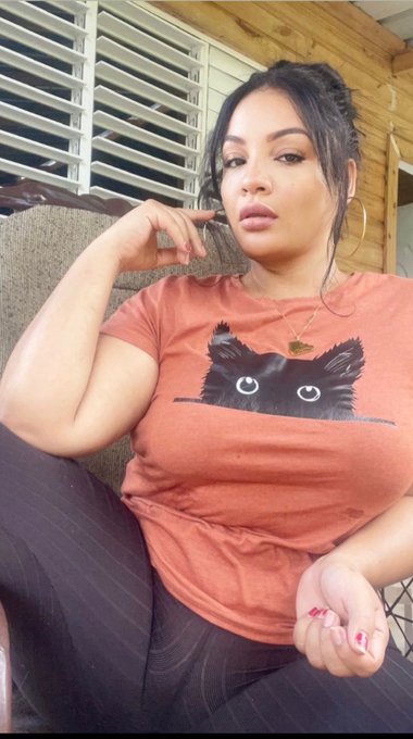 Holis &hearts;️❤️ https://t.co/adn5BxUMrM