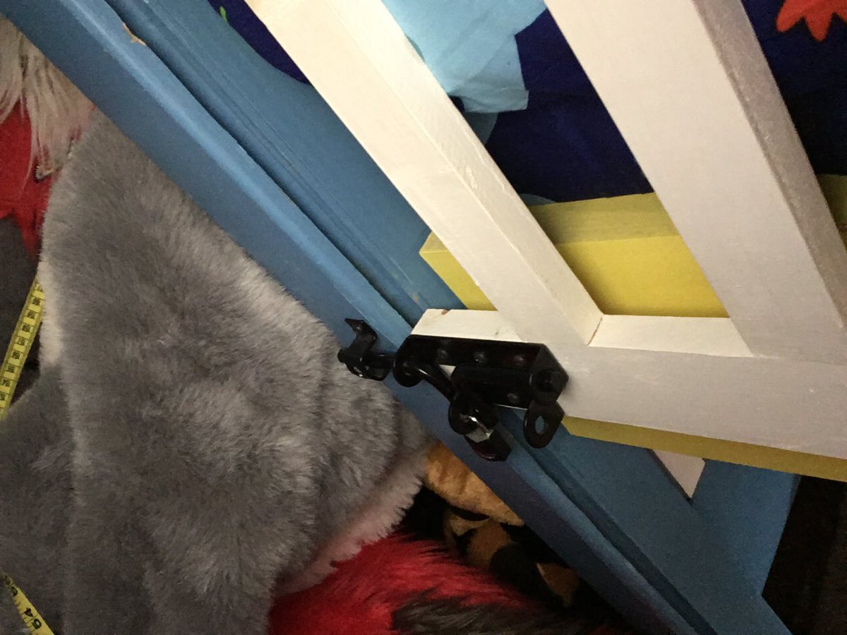 LittleRedAB's tweet image. This is so not fair. I want to go watch cartoons not be stuck in bed waiting for an adult.