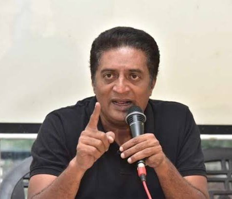 NewsAlgebraIND's tweet photo. Prakash Raj compares Palestine with Kashmir. "We want to be big brothers to Kashmir, not done."

Shehla Rashid 🔥🔥 : "I thank PM Modi & HM Shah for ensuring bloodless political solution to Kashmir & preventing Gaza-like situation. Israel-Hamas conflict made me realise how lucky Indians are."

She said "The Indian Army and security forces have sacrificed their everything for our safety"

Shehla Rashid is a former JNU student and a Kashmiri ⚡