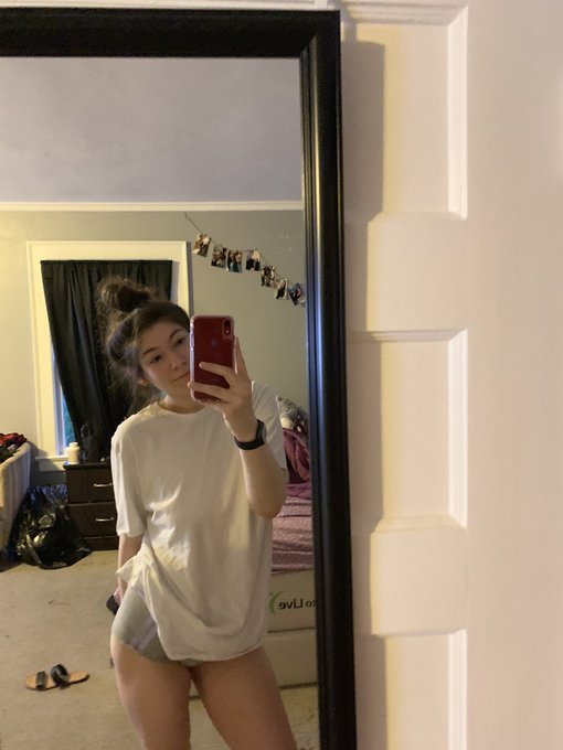 Goodmorning 😈 https://t.co/KoR9IO7dfI