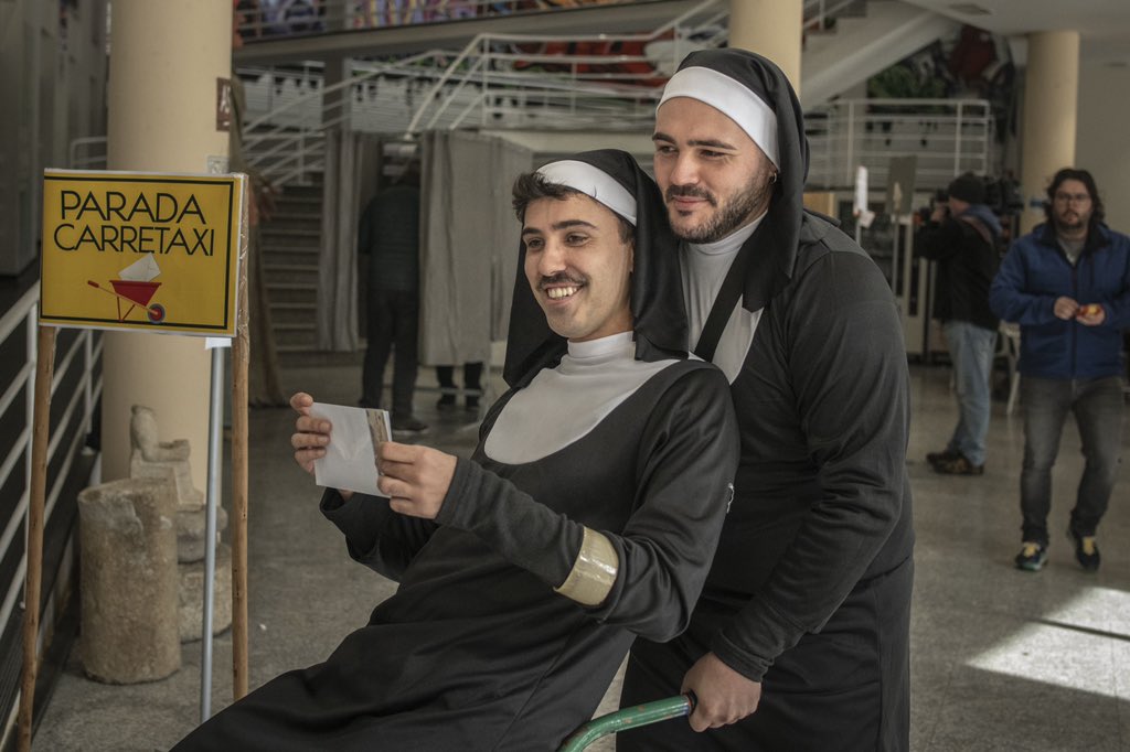 <a href="/TaboadaLucia/">Lucía Taboada</a> 😂😂😂había más monjas modo adelantamiento