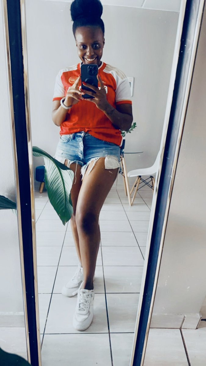 events_zoe's tweet photo. We still moral supporting 😻 https://t.co/zF9ncuKY90