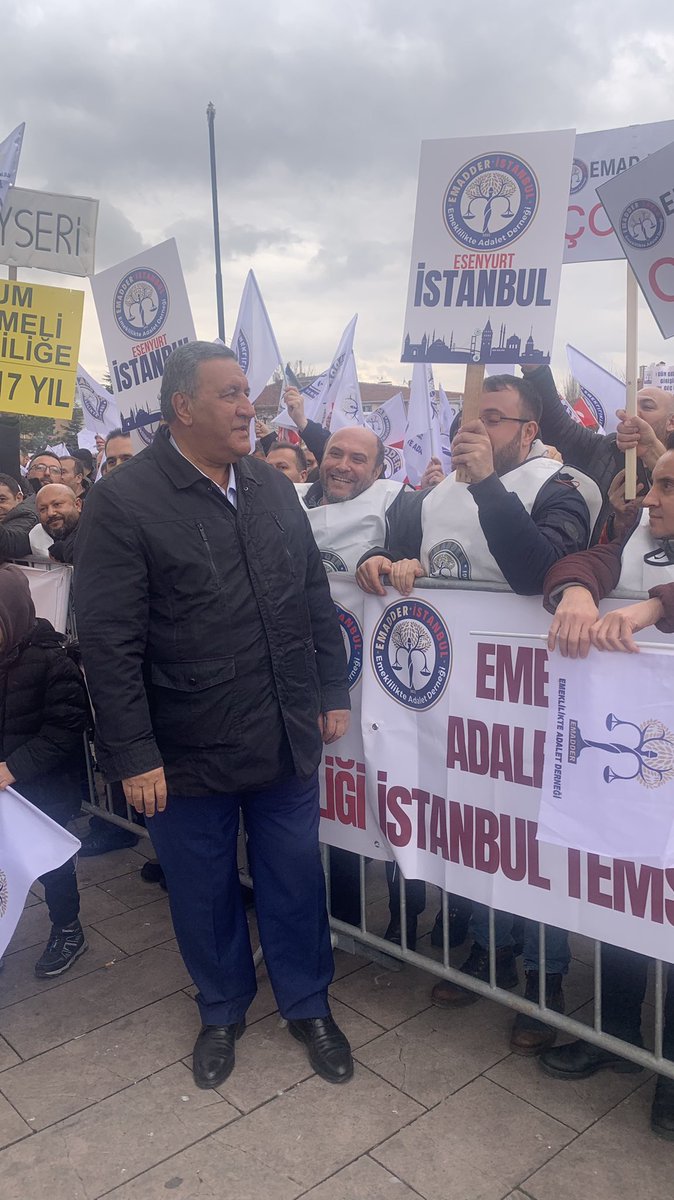 Emeklilikte Adalet Arayanların Ankara Anıt Parkta Mitinglerinde yanlarında olduk.Haklı mücadelelerini destekliyorum .<a href="/EmadDernegi/">EMEKLİLİKTE ADALET DERNEĞİ ⚖️</a> #EmeklilikteAdalet 
 #KademeliEmeklilikAnkarada