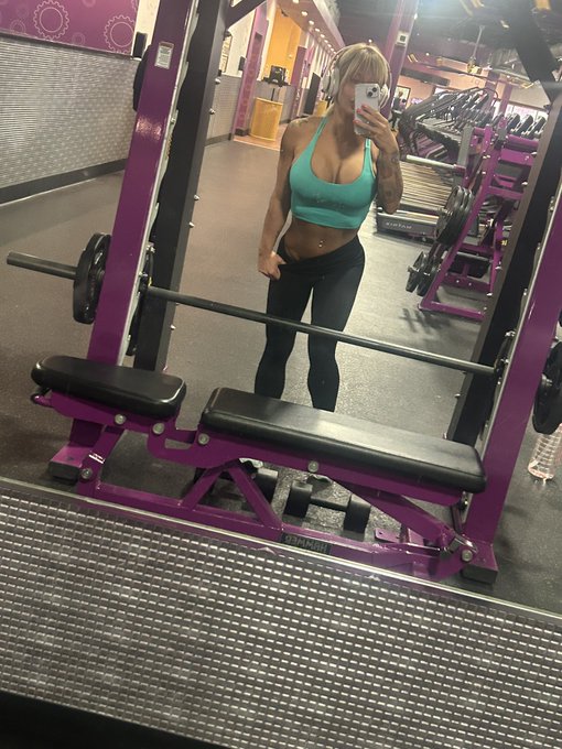 My 2nd favorite way to start the day 😋 https://t.co/8W4hwmdfi2