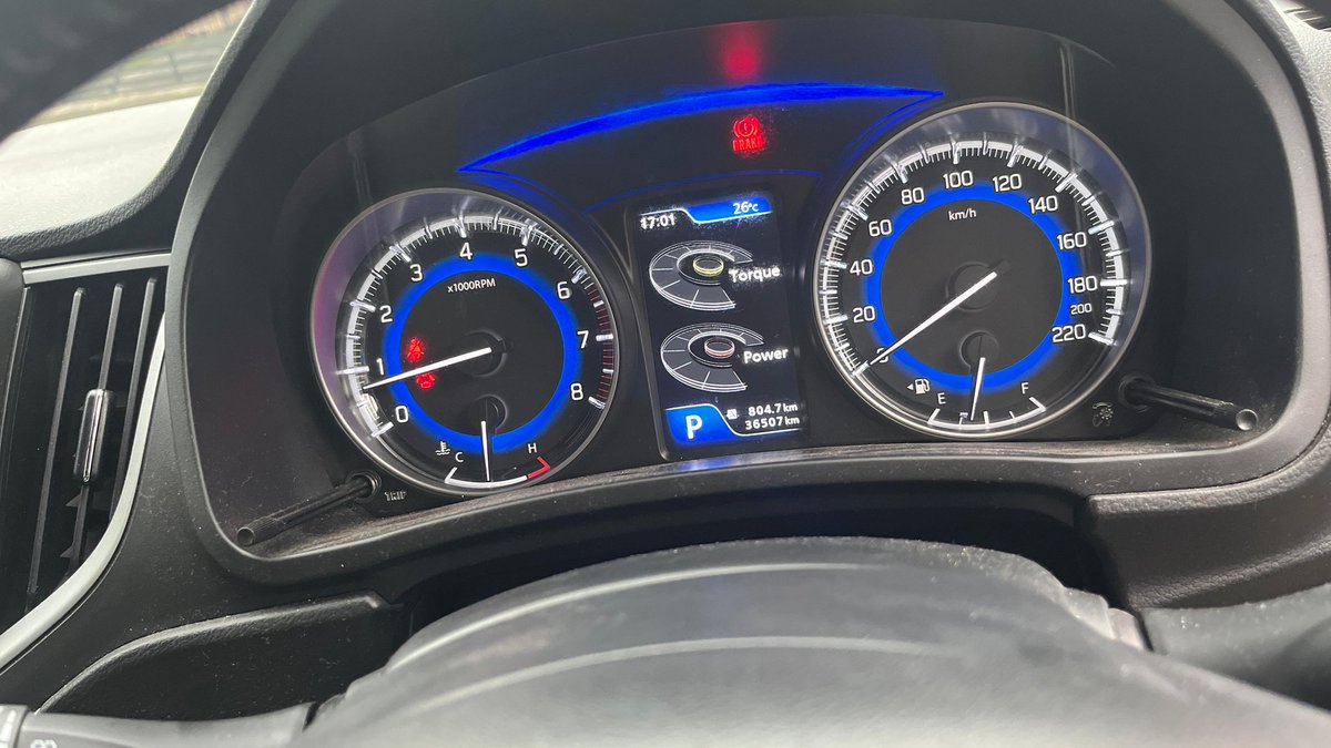 MasMasBiassaa's tweet photo. Mobil yang Fun To Drive karena dia punya mesin yang underpowered
Loh koiso underpowered?

Soalnya kita bisa geber sesuka hati tanpa ngebut berlebihan.

Beberapa petrolhead (ceile) mungkin bilang kalo mesin M2 lawas, mesin Honda, dan N52 kurang "ngisi" di putaran bawah, sangat berlawanan sama karakter mesin K14B (Mesin Ertiga) itu kalem, terus ngisi, dan ga tergesa-gesa ngurutnya.

Entah tuning yang disengaja, perbedaan desain belalai intake, atau faktor apalah itu, tapi di Bahenol ini saya rasakan lemot dan banget nget ngetttt.

Bahkan K14B Swift tuh lebih responsif dan mau diajak ngebut dibandingkan sama Bahenol.

Dan sejujurnya bisa tak bilang kalo Bahenol ini lebih lemot dari Livina CVT.

Untuk santai dalam kota sih fine aja ga ada masalah, nah tapi kalo nyalip truk itu yang sejujurnya bikin panas dibgin, bahkan main tuas AT ke gigi 2 atau 3 (OD off) juga ga terlalu membantu.

Entah apa yang menyebabkan K14B Baleno ini malas untuk di-rev ke putaran tinggi, beda banget sama K14B-nya Ertiga.

Kira kira kenapa min? @SuzukiIndonesia

Tapi, dibalik mesinnya yang underpowered itu, sejujurnya sensasi berkendara dengan Baleno ini sangat sangat sangat sangat nyaman & fun.

Mulai dari jok depan belakang yang empuk & pas, kekedapan yang mantab pol bahkan saya berani bilang "one step behind" dari altis, beda sama Ignis yang kalo ujan udah kaya perang, sama bantingan yang empukk banget nget.

Saya mengeluhkan steering dan handling yang hambar, tapi inilah hasil pengorbanan driving dynamics. Baleno ini wenakk poll buat ngehajar jalan garata dengan kecepatan yang wajar, bahkan sesekali hajar lobang agak ngebut juga masih nyaman walopun ga saya anjurkan.

SUZUKI ALL NEW BALENO AT 2020 

LOW KILOMETER
LENGKAP HIDUP
0 malfunction
Pajak plat panjang

195jt nego
kredit bisa dibantu

https://t.co/9KgdzMcHuX

Bonus gimmick : fitur yang ga perlu perlu amat sebenernya, yaitu torque meter di MID ala-ala Audi (mentang-mentang 1 grup VW-kah? wkwkwk)

Lucu rasanya pas bawa Baleno jogging atau sekedar nyalip truk di tol melihat tenaganya yang yaaaa gitudeh...

Jadi, nih fitur sebenernya buat apa min? awokwokwok @SuzukiIndonesia