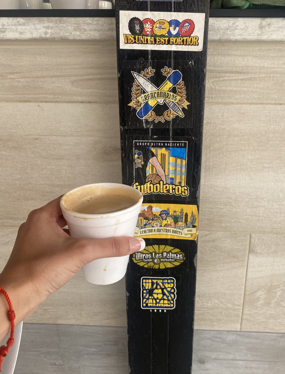 Juanimrr's tweet photo. Si Las Palmas te da una mano, tú la agarras con un leche y leche y a seguir en la brega https://t.co/nD9lua3eP4