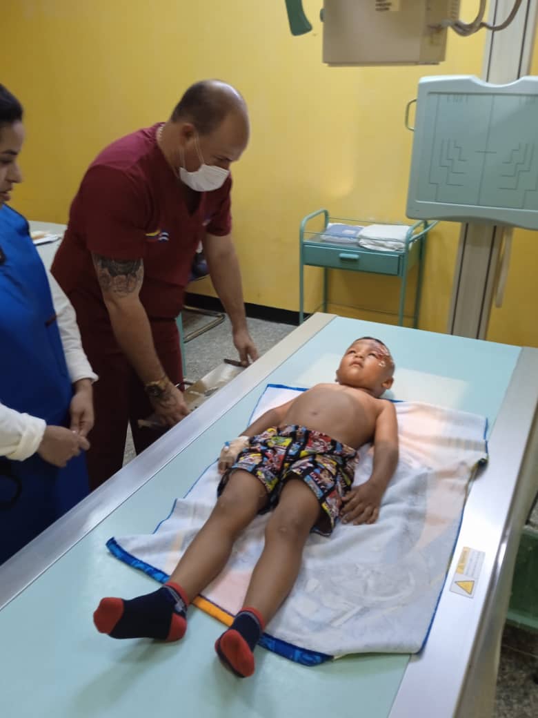 Labores diarias realizadas por nuestros colaboradores en el Cat Guaicaipuro 1  Estado Amazonas  #CubaporLaVida <a href="/CatGuaicaipuro1/">Cat Guaicaipuro1</a> <a href="/Cdi_gilberto/">CDI Gilberto Rodríguez</a> <a href="/MaylenSelles/">Maylen Garcia Selles</a> <a href="/yoandi1658348/">yoandi</a>