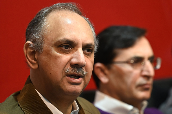 پاکستان تحریک انصاف کے سیکریٹری جنرل عُمر ایوب کا چیف جسٹس سے الیکشن دھاندلی کی تحقیقات کا حصہ نا بننے کا مطالبہ۔
مزید تفصیل: bbc.in/49mwGvg