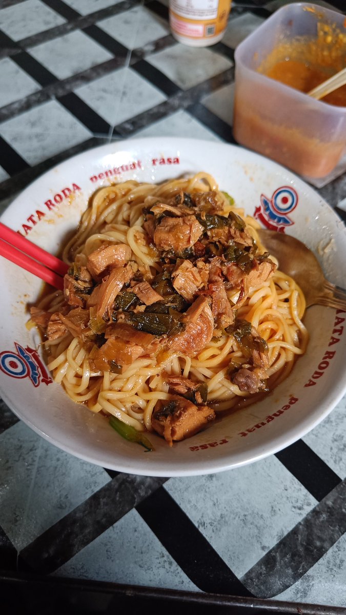 ReyHealthid's tweet photo. Kalian tim mie ayam goreng atau mie ayam kuah guys?😁 https://t.co/FVegNcPDiF