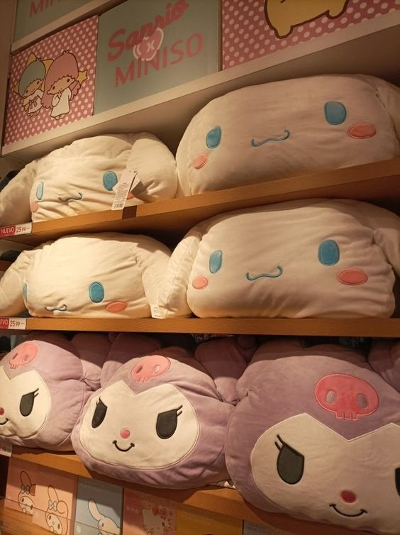 lovesickdoe's tweet photo. cinnamoroll &amp; kuromi pillows https://t.co/YlNgvgjB6Q