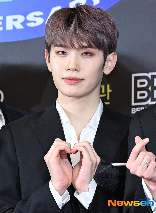 GGnAXRpb0AAJiAa?format=jpg&name=900x900