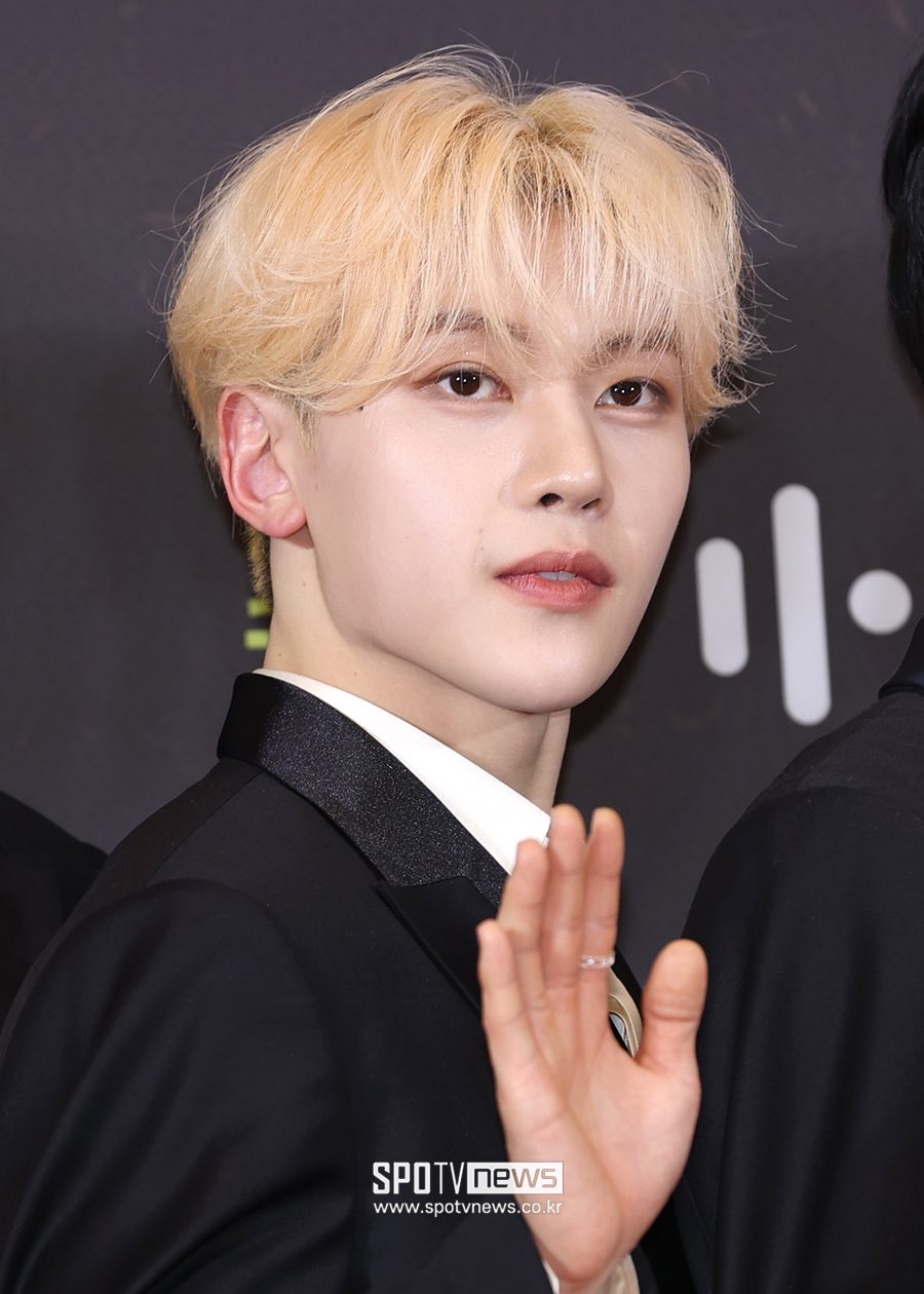 GGnBllSa8AAgI3A?format=jpg&name=large