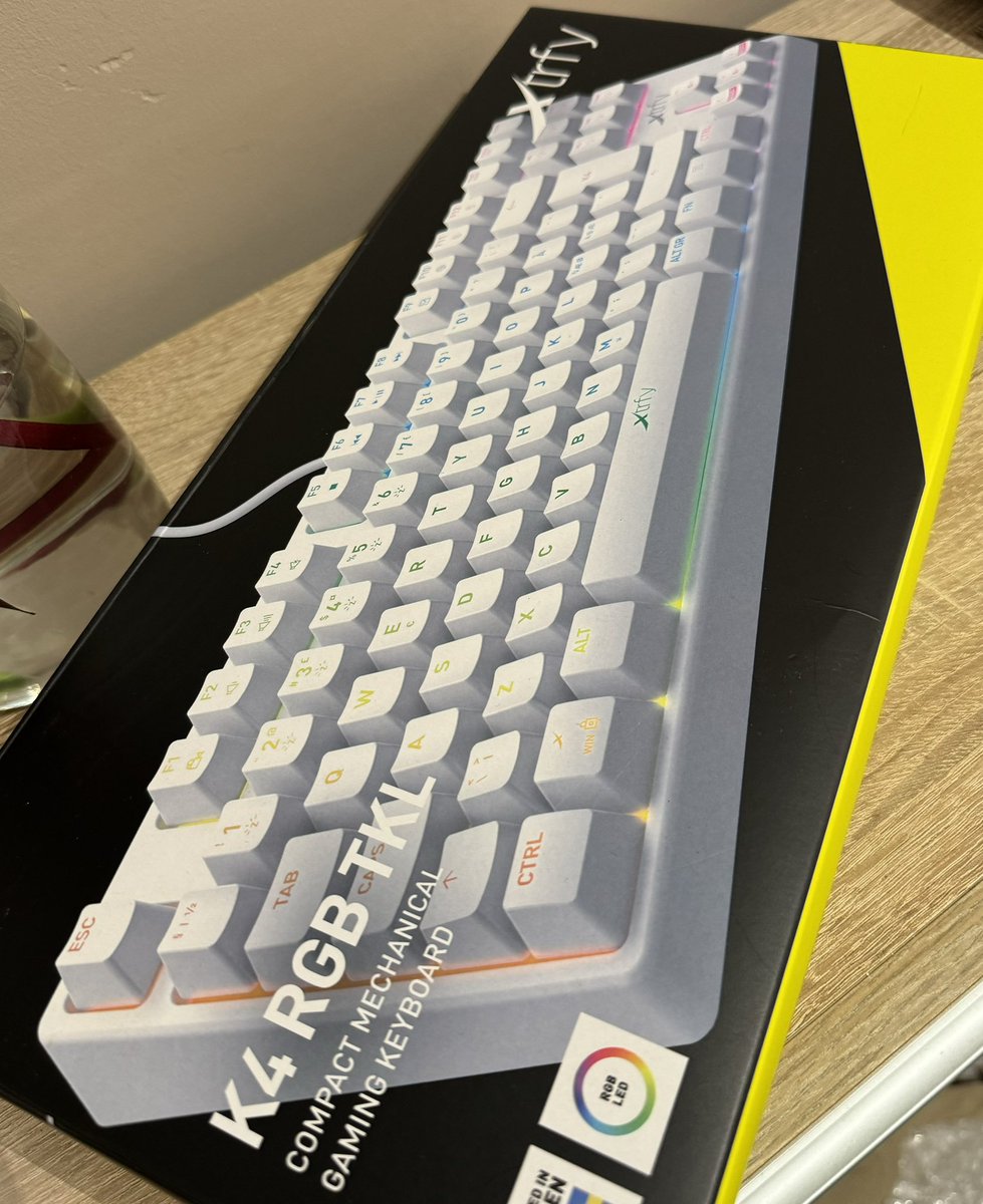 sniezkaa_'s tweet image. ✨ 𝓚𝓞𝓝𝓚𝓤𝓡𝓢 ✨

wylosuje 6 osoby, które wygrają :

1x klawiatura trfy k4 rgb tkl white
5x pakiet Fortnite (20psc) 

wystarczy : 
📸 Follow @TeamPanica  @sniezkaa_ i follow na ig -&amp;gt; k.sniezkaa (scr w kom)
♻️ rt post 
👥 oznacz 2 osoby
❤️ like post

losowanie w piątek 23.02!…