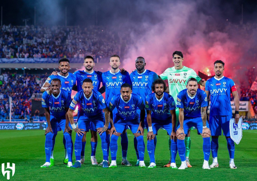 تشجع #الهلال حط نقطه ورتويت وراح نتابعك كلنا 
يالله ندعم بعض نبي نوصل ل اكثر عدد🫶🏻💙