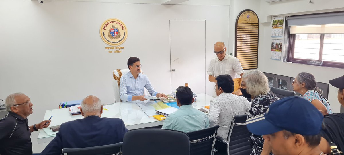 Asif_Zakaria's tweet photo. Raised issue of access road granted through RG playground of Pali Chimbai Mun. School by @mybmc alongwith residents @mybmcWardHW @TOIMumbai @INCMumbai https://t.co/Ig2ahtGMyl