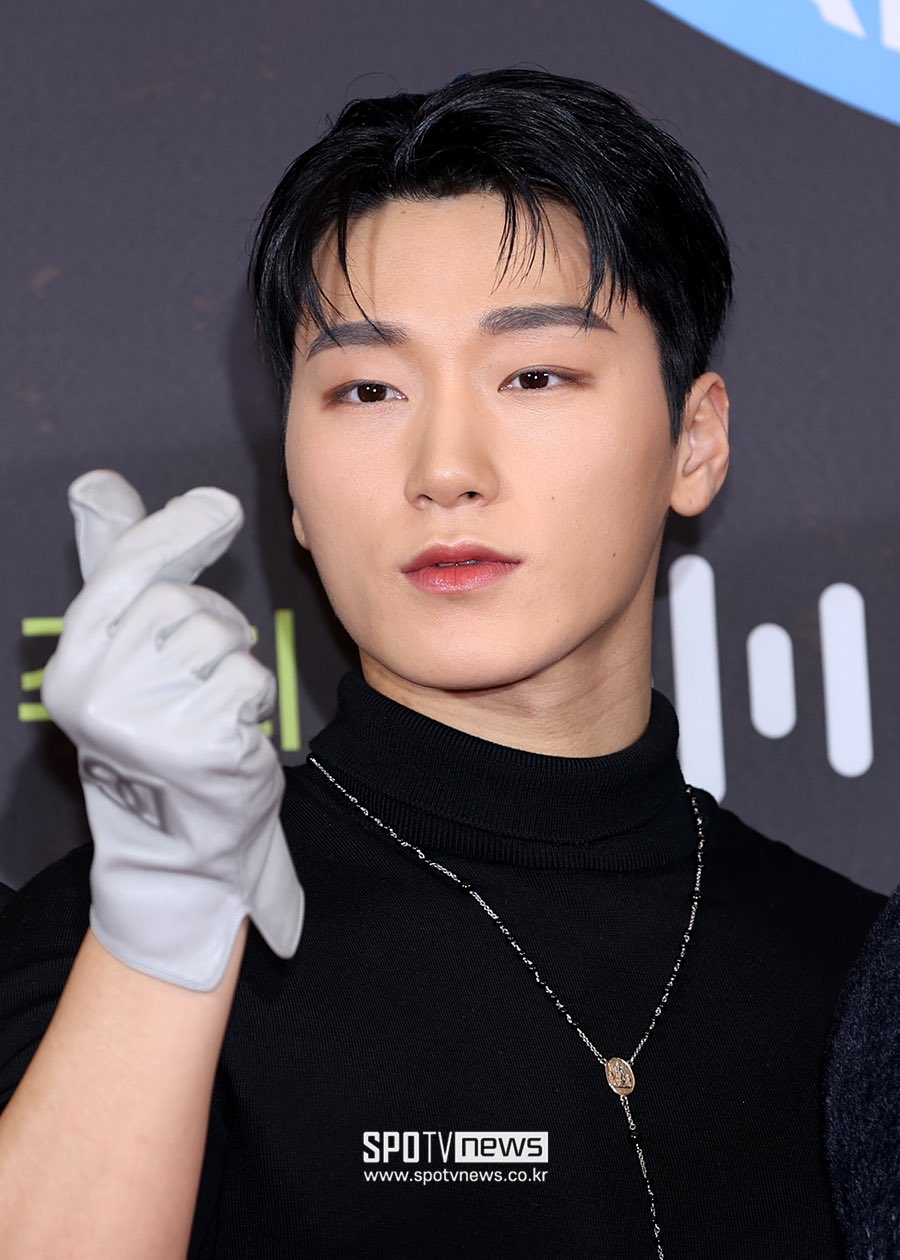 GGnEgUraQAEKVlx?format=jpg&name=large