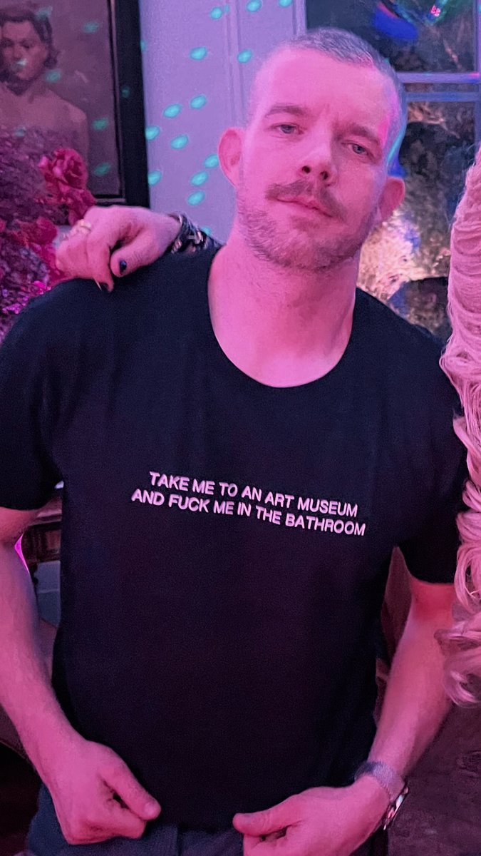 bearlydanny's tweet photo. Oh 👀 #russelltovey https://t.co/6G5E3wN0ed